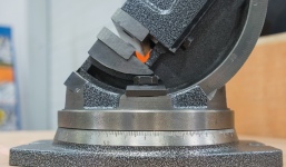 Тиски станочные STALEX QHK125, 125 мм